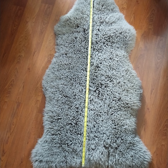 Genuine Sheepskin Rug - Picture 5 of 11
